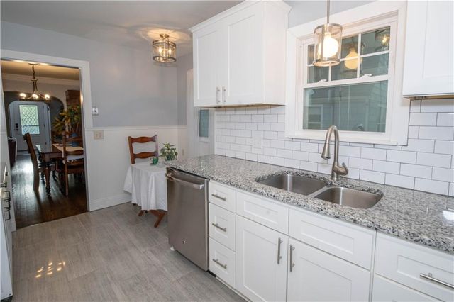 7639 Holmes Road, Kansas City, MO 64131