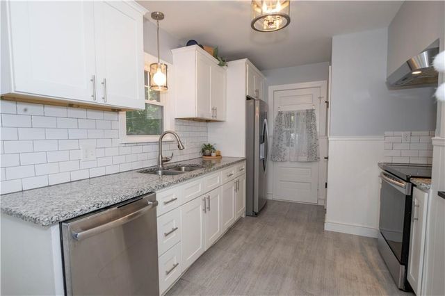 7639 Holmes Road, Kansas City, MO 64131