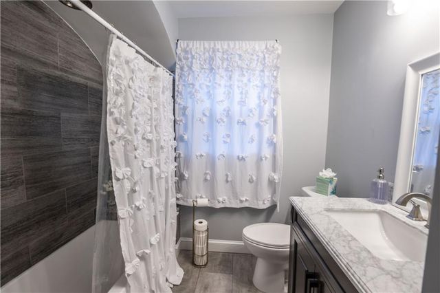 7639 Holmes Road, Kansas City, MO 64131