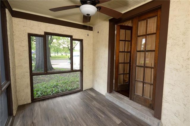 7639 Holmes Road, Kansas City, MO 64131