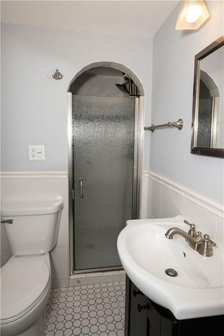 7639 Holmes Road, Kansas City, MO 64131