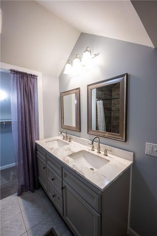 7639 Holmes Road, Kansas City, MO 64131