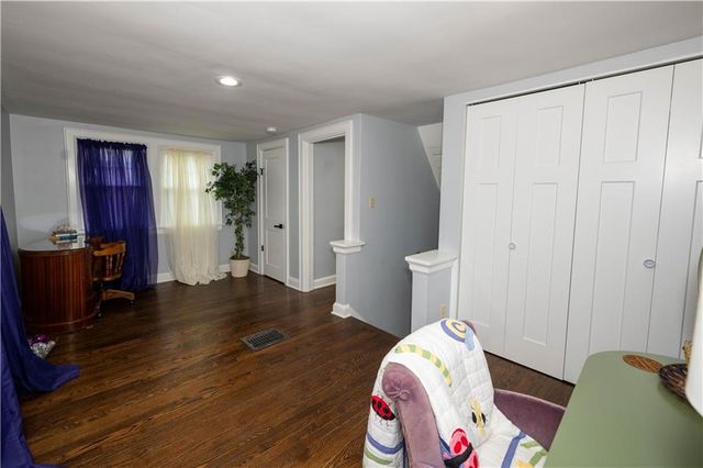 7639 Holmes Road, Kansas City, MO 64131