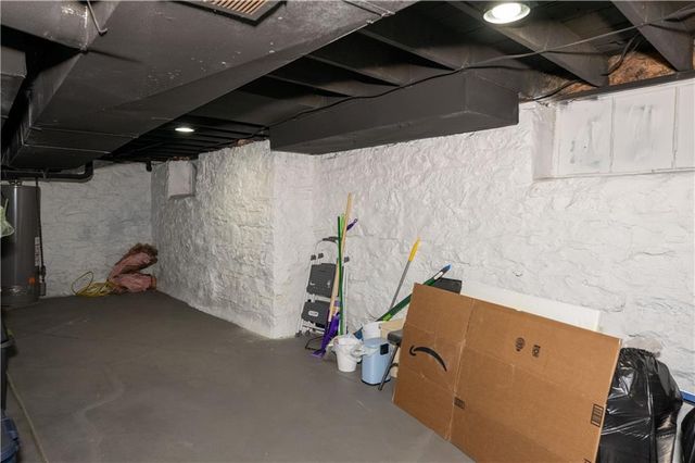 7639 Holmes Road, Kansas City, MO 64131