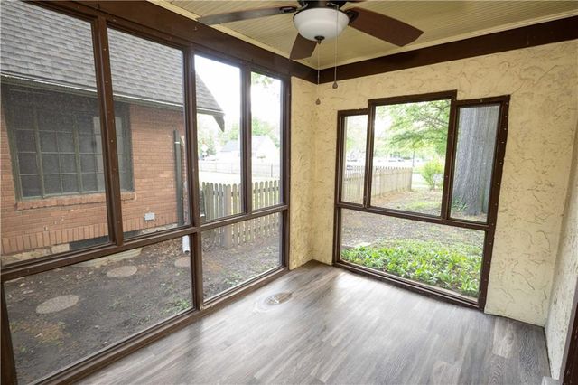 7639 Holmes Road, Kansas City, MO 64131