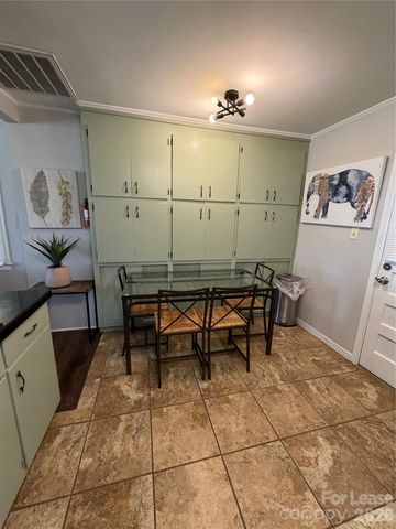 4609 Connecting Road, Charlotte, NC 28209