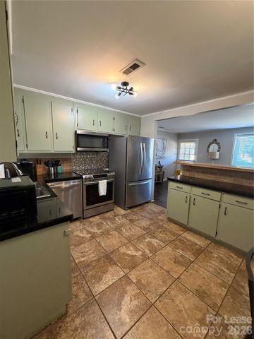 4609 Connecting Road, Charlotte, NC 28209