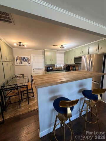 4609 Connecting Road, Charlotte, NC 28209