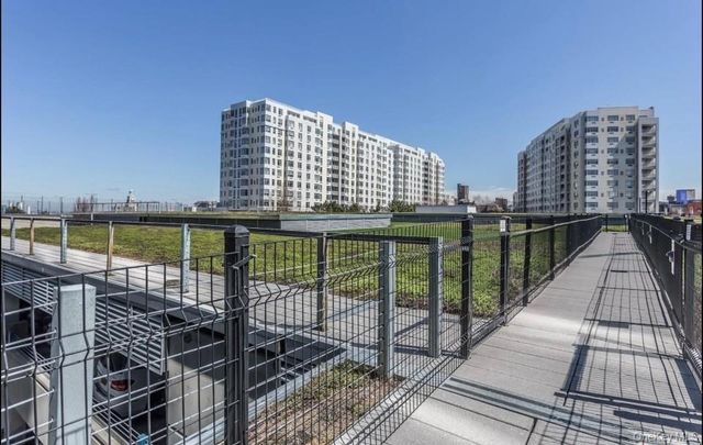 131-01 40th Road PH2P, Flushing, NY 11354