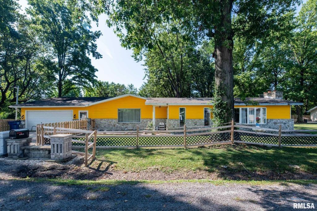 708 E Candy Cane Lane, Westfrank, IL 62896