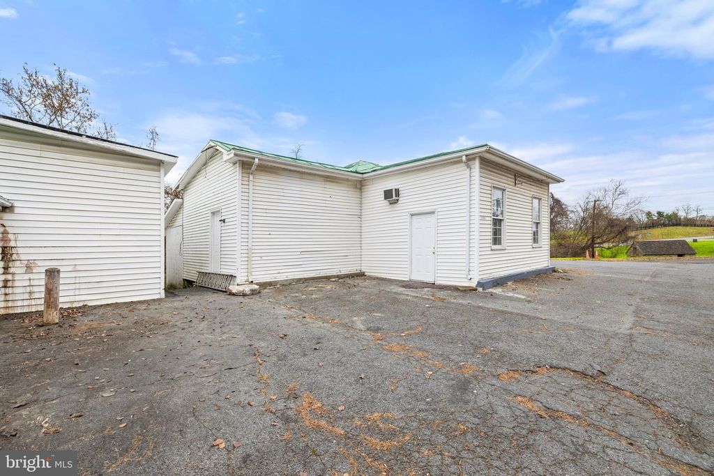1466 ATOKA ROAD, Marshall, VA 20115