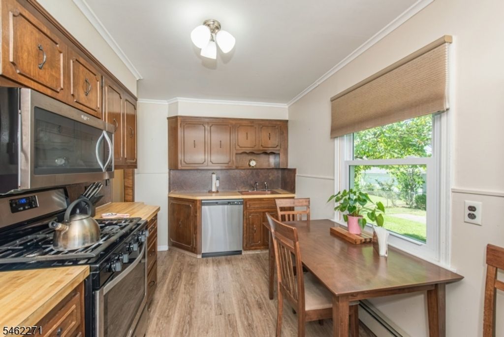 9 Malcolm Ter, Fair Lawn Boro, NJ 07410 — photo 3