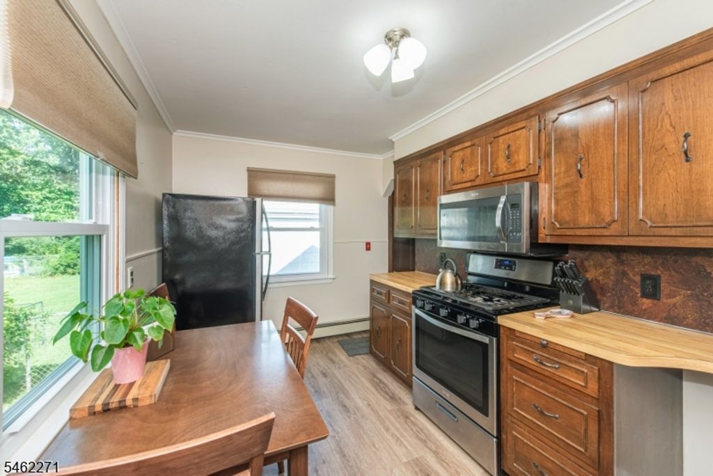 9 Malcolm Ter, Fair Lawn Boro, NJ 07410 — photo 4