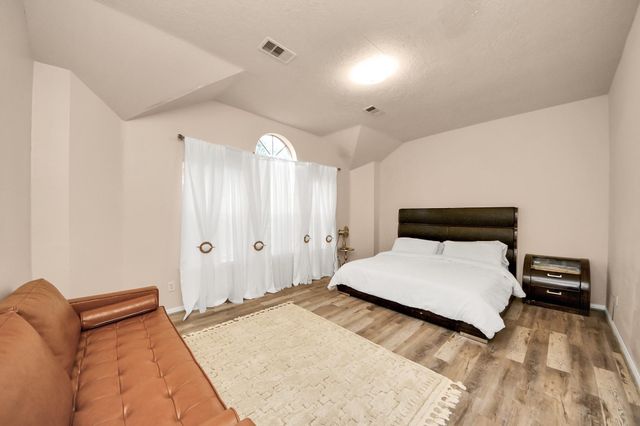 7902 Belterraza Court, Houston, TX 77083