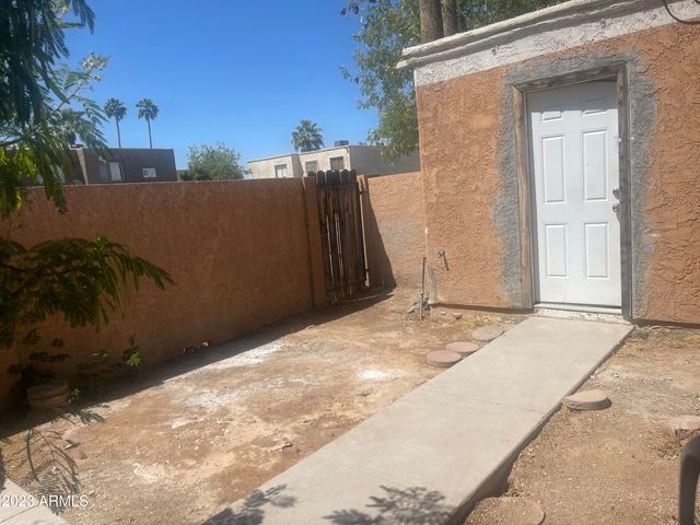 4520 E Wood Street, Phoenix, AZ 85040