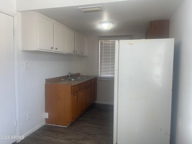 4520 E Wood Street, Phoenix, AZ 85040