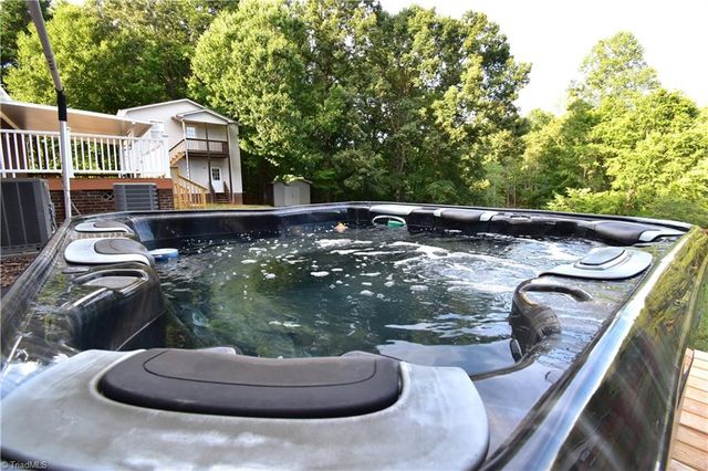 8546 Hudson-James Road, Summerfield, NC 27358