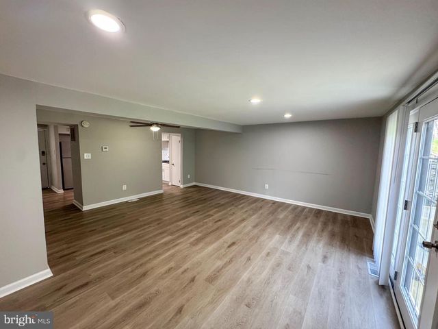 9226 THROGMORTON RD, Baltimore, MD 21234