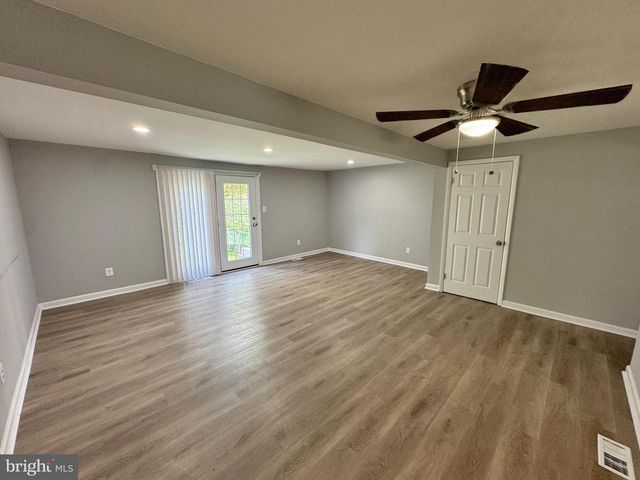 9226 THROGMORTON RD, Baltimore, MD 21234