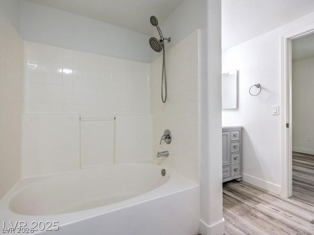 10001 Peace Way 2272, Las Vegas, NV 89147