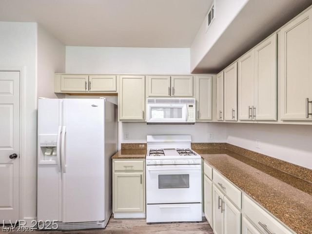 10001 Peace Way 2272, Las Vegas, NV 89147