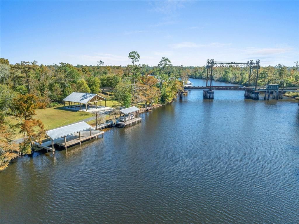 2399 Dennis Lane, Lake Charles, LA 70611