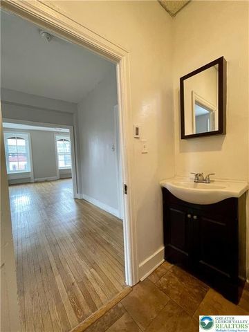 126 North 4th Street 2F, Easton, PA 18042