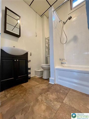 126 North 4th Street 2F, Easton, PA 18042