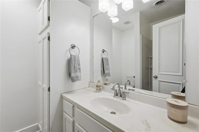 1116 W 41st Terrace, Kansas City, MO 64111