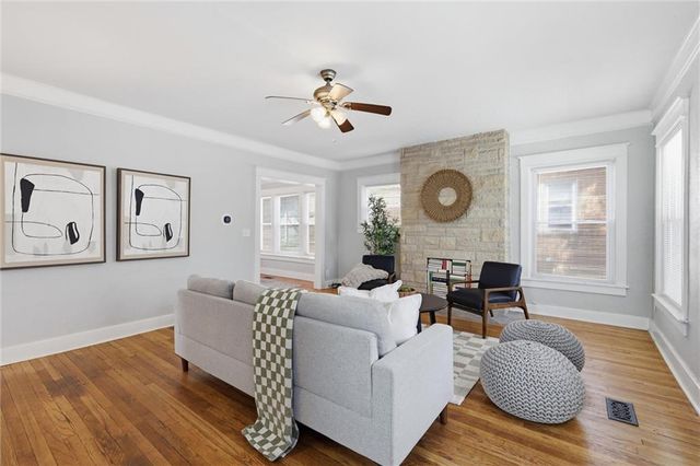 1116 W 41st Terrace, Kansas City, MO 64111