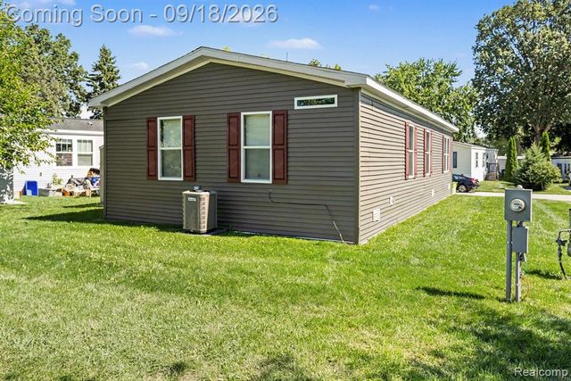 470 Flamingo Street, Rochester Hills, MI 48309