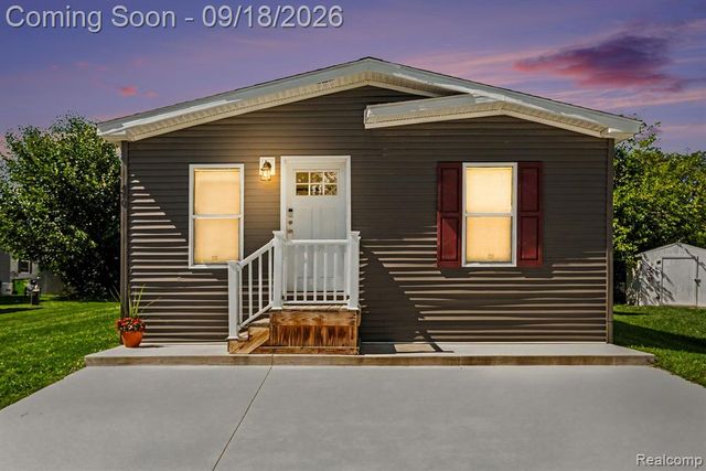470 Flamingo Street, Rochester Hills, MI 48309