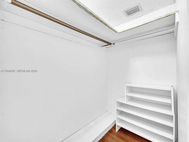 1170 NE 191st Street 24, Miami, FL 33179