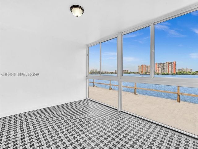 1170 NE 191st Street 24, Miami, FL 33179
