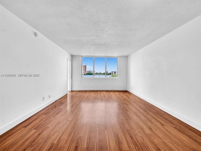 1170 NE 191st Street 24, Miami, FL 33179