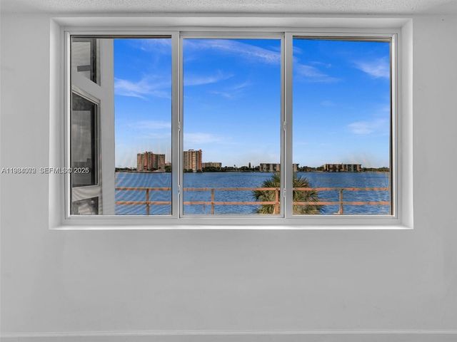 1170 NE 191st Street 24, Miami, FL 33179