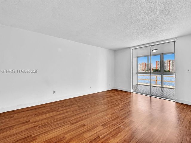 1170 NE 191st Street 24, Miami, FL 33179