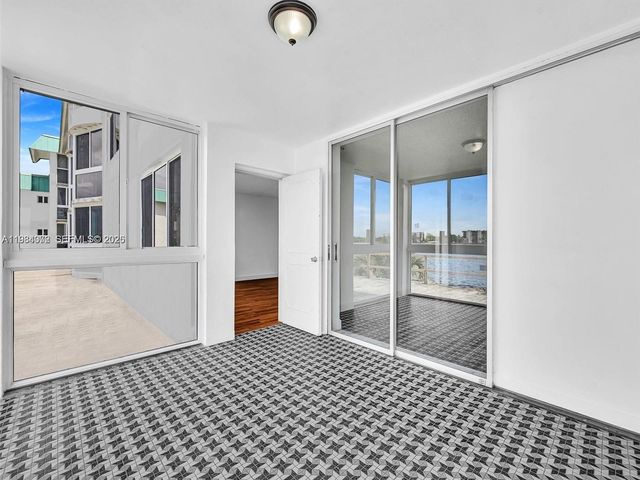 1170 NE 191st Street 24, Miami, FL 33179
