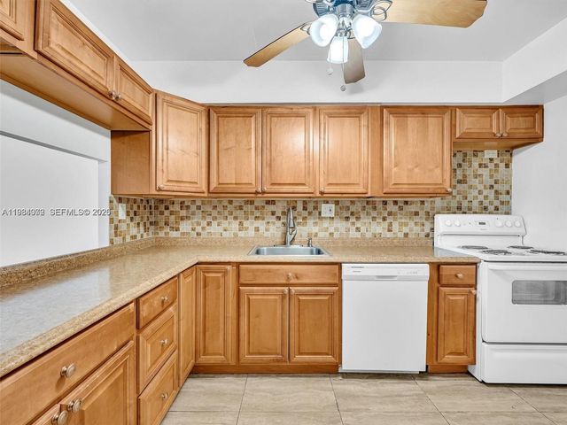 1170 NE 191st Street 24, Miami, FL 33179