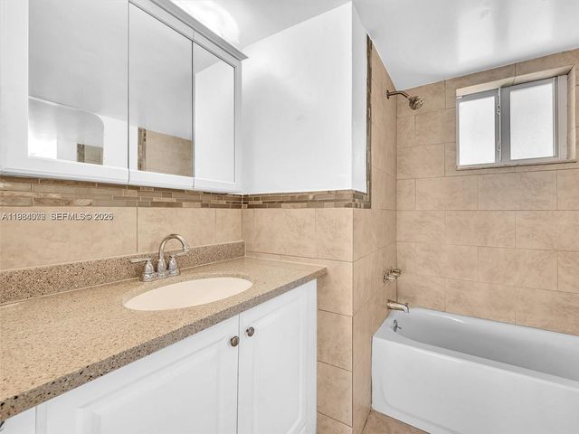 1170 NE 191st Street 24, Miami, FL 33179