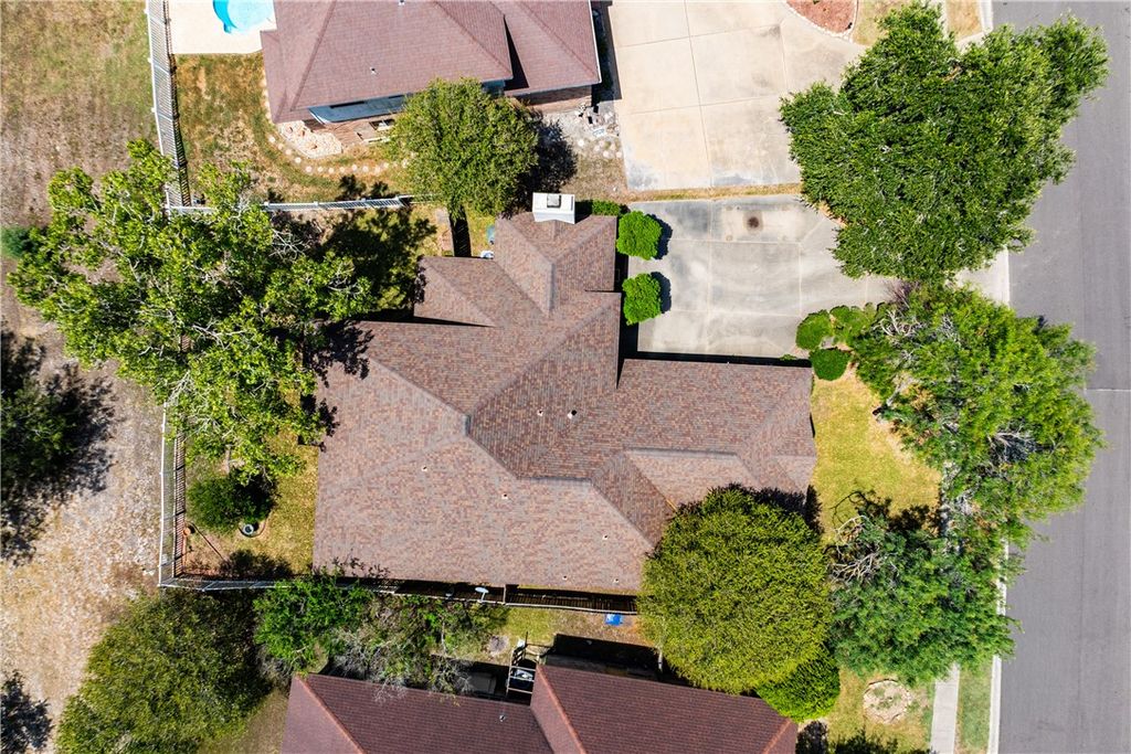 7909 Etienne Dr, Corpus Christi, TX 78414 — photo 2