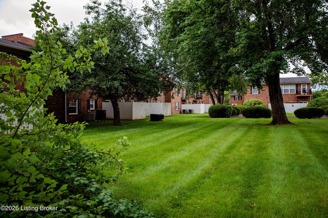 4825 Westmar Terrace 202, Louisville, KY 40222
