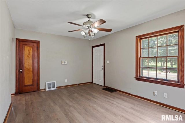 1320 E Stanford Avenue, Springfield, IL 62703
