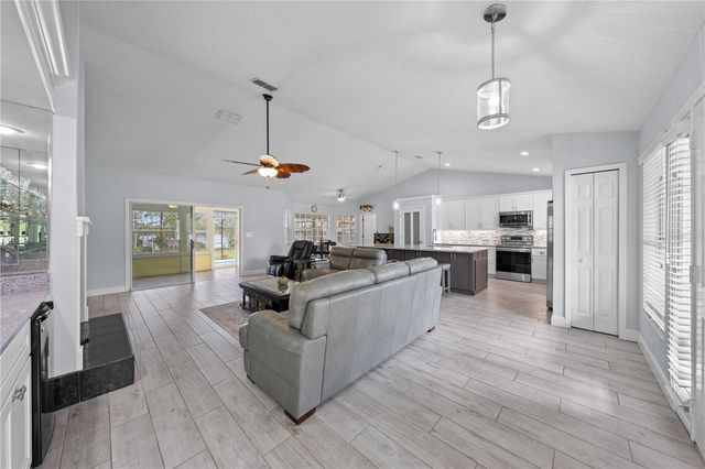 6935 BIG BEND DR, St Cloud, FL 34771