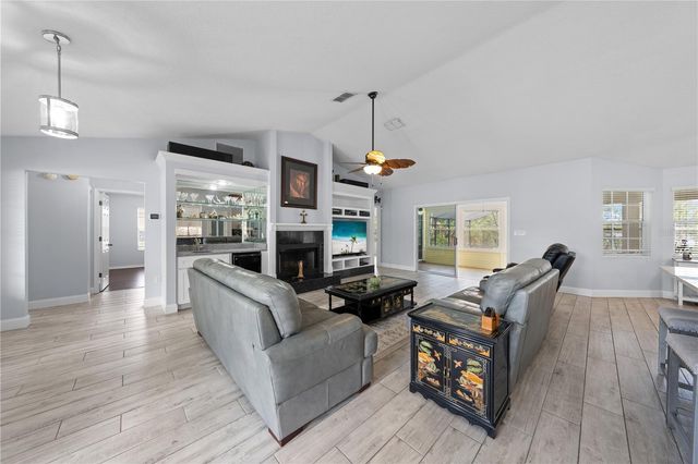 6935 BIG BEND DR, St Cloud, FL 34771