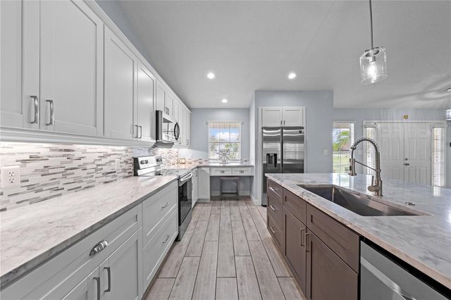 6935 BIG BEND DR, St Cloud, FL 34771