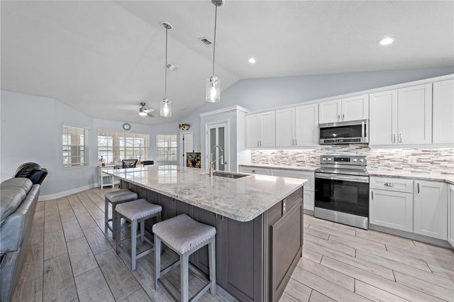 6935 BIG BEND DR, St Cloud, FL 34771