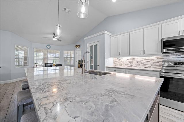 6935 BIG BEND DR, St Cloud, FL 34771