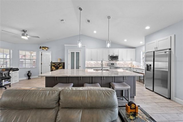 6935 BIG BEND DR, St Cloud, FL 34771