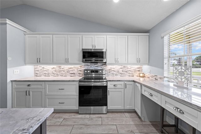 6935 BIG BEND DR, St Cloud, FL 34771